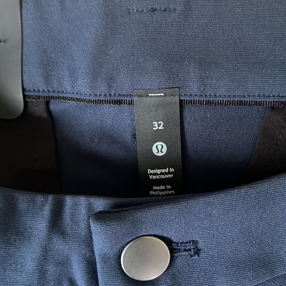 Brand New w/ tags - Mens LuLuLemon Commision Short Classic - Navy - Picture 2 of 6